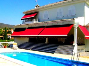 bordo balkon için tente